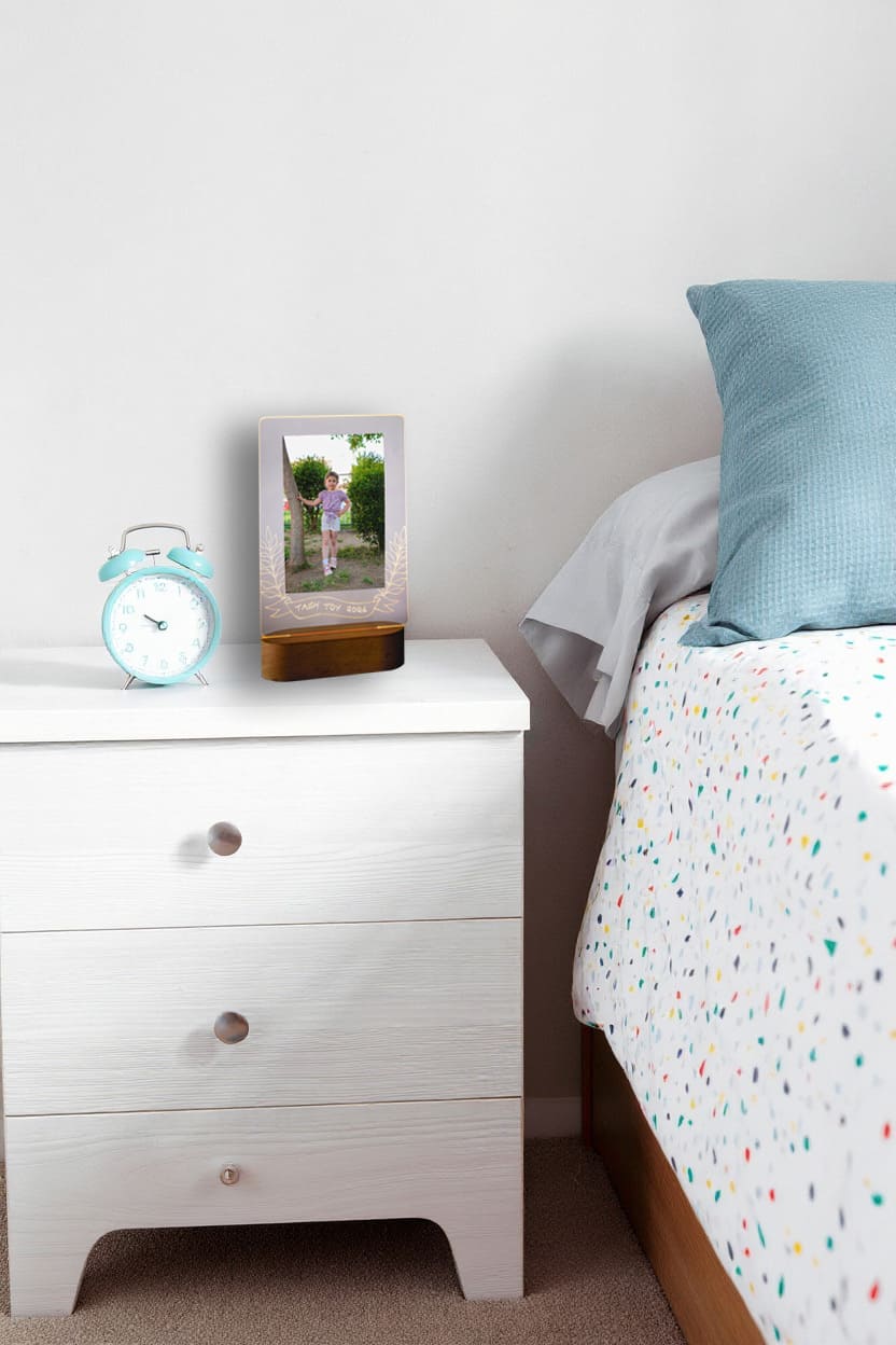 Κάθετο φωτιστικό plexiglass φυλλαράκια 2