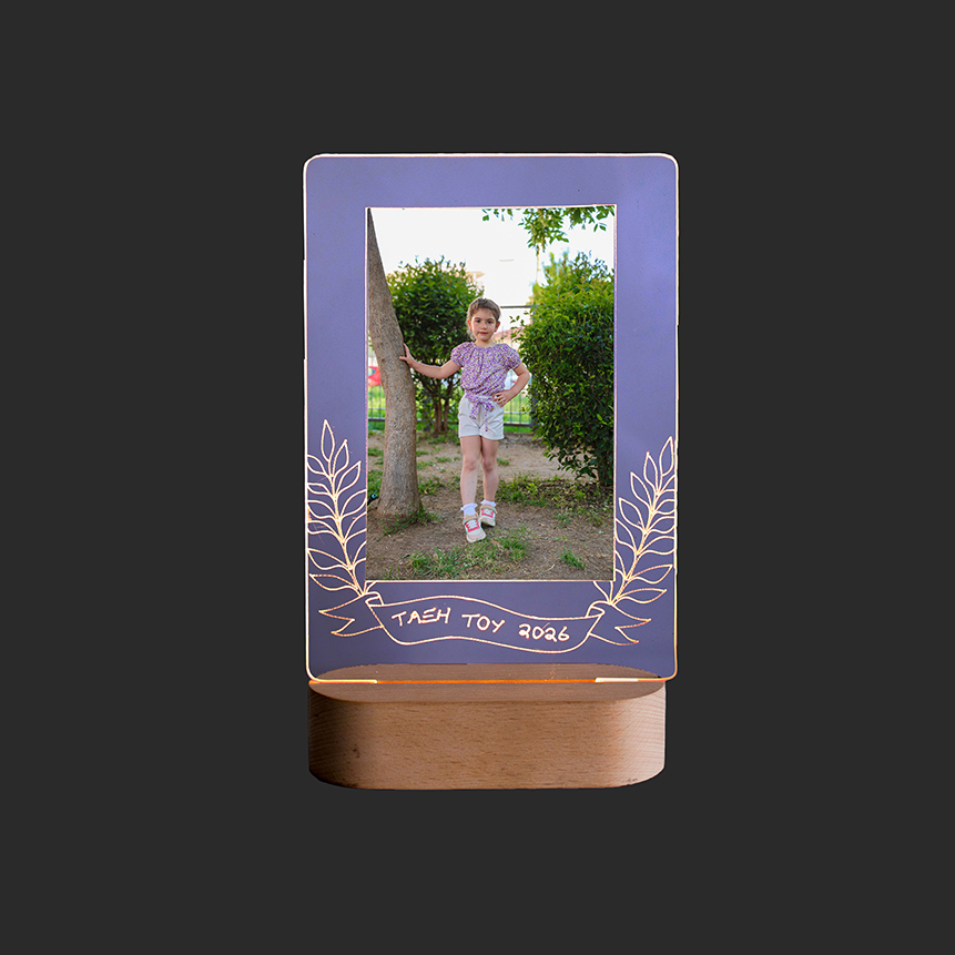 Κάθετο φωτιστικό plexiglass φυλλαράκια 2